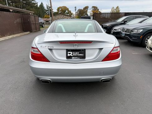 Used 2015 Mercedes-Benz SLK 250 image 8