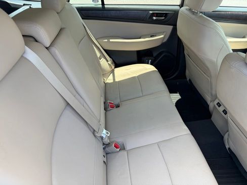 Used 2017 Subaru Outback 2.5i Limited AWD/4WD image 19