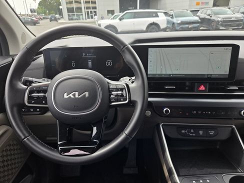 Used 2026 Kia Carnival LXS FWD image 13