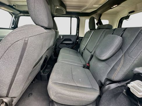Used 2024 Jeep Wrangler Unlimited Sahara AWD/4WD image 23