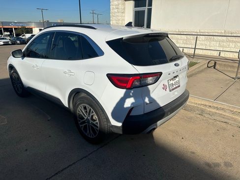 Used 2020 Ford Escape SEL image 4