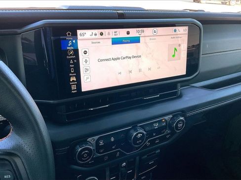 Used 2025 Jeep Gladiator Mojave image 26