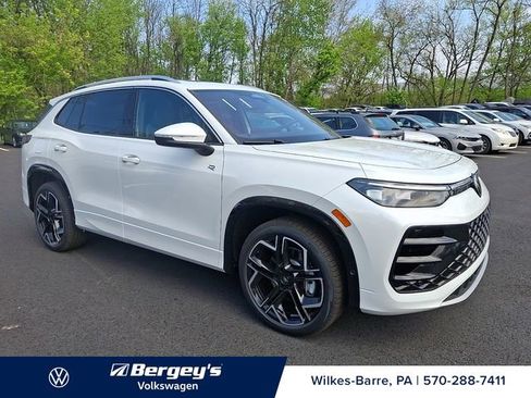 New 2026 Volkswagen Tiguan SEL R-Line AWD/4WD image 2