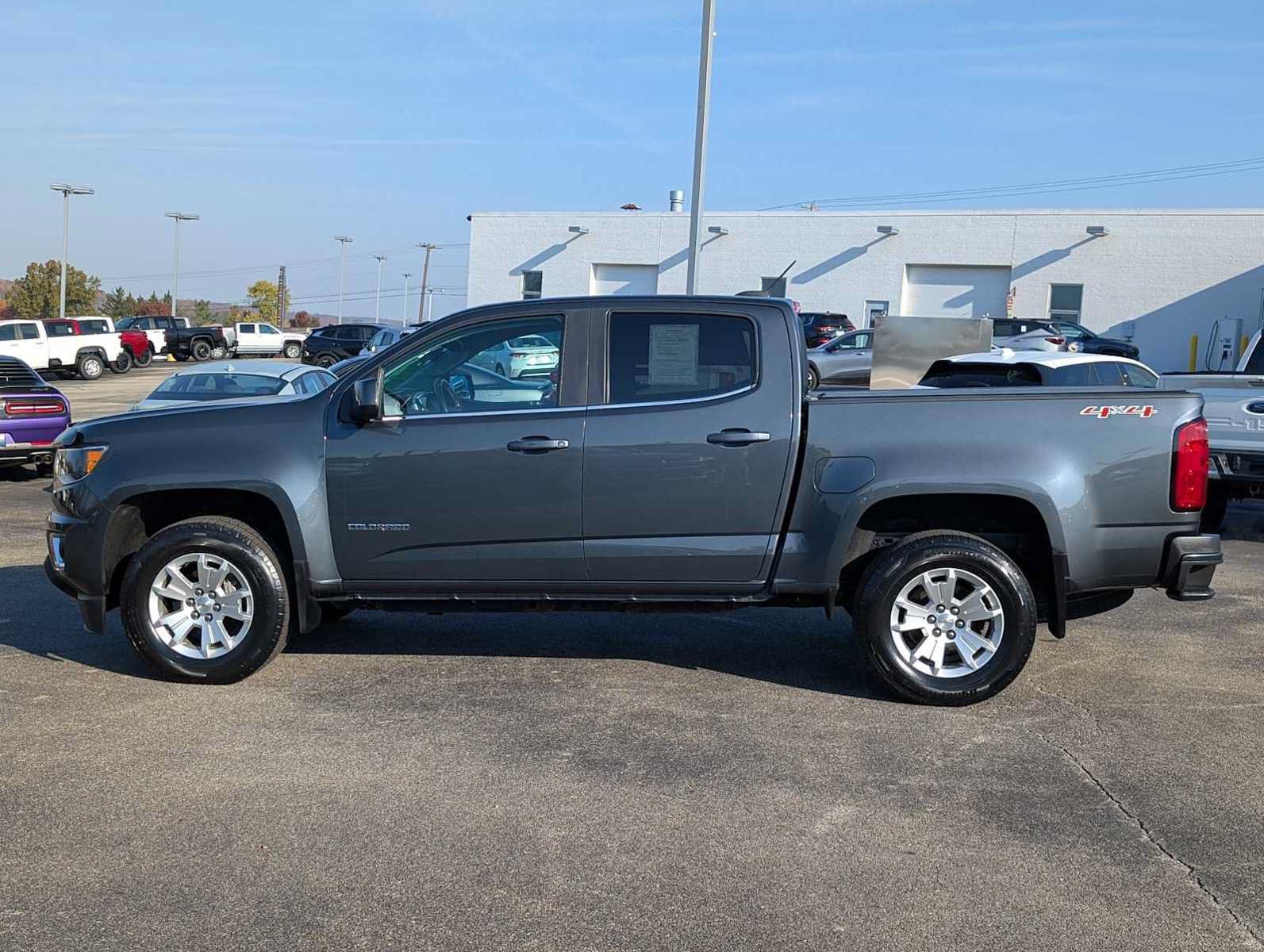 Certified 2017 Chevrolet Colorado LT w/ LT Convenience Package AWD/4WD image 11