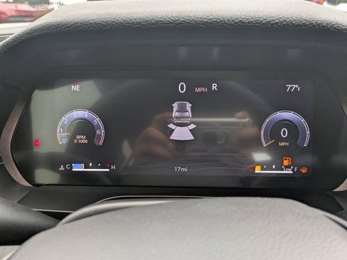 New 2025 Jeep Grand Cherokee Altitude image 18