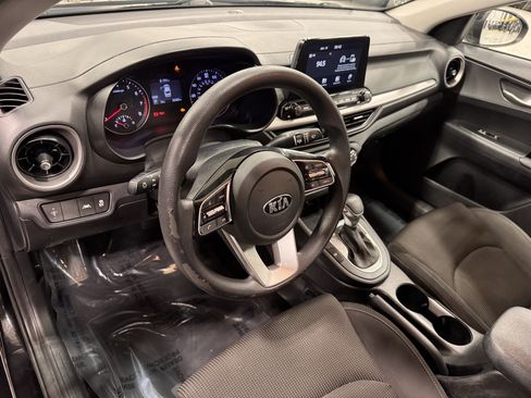 Used 2020 Kia Forte LXS image 16