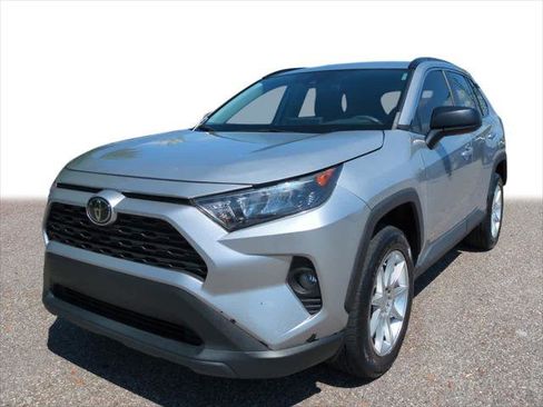 Certified 2020 Toyota RAV4 LE image 1