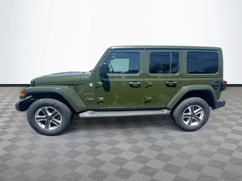 Certified 2022 Jeep Wrangler Unlimited Sahara w/ LED Lighting Group AWD/4WD image 9