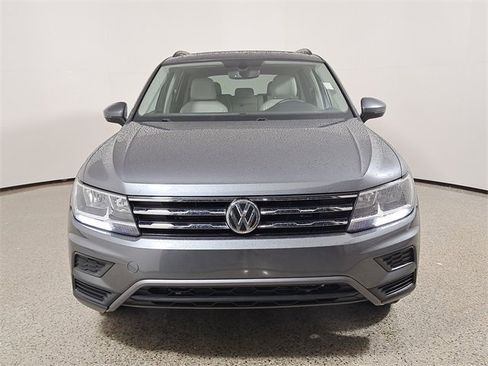 Used 2021 Volkswagen Tiguan SE w/ Panoramic Sunroof Package image 3
