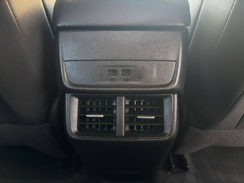 Used 2025 Chevrolet Equinox LT FWD image 21