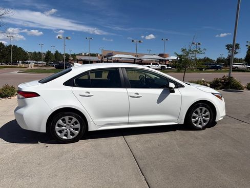 Used 2025 Toyota Corolla LE FWD image 8