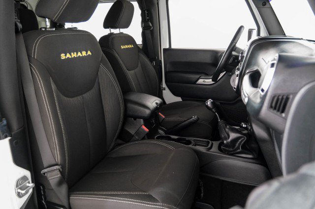 Used 2015 Jeep Wrangler Sahara AWD/4WD image 31
