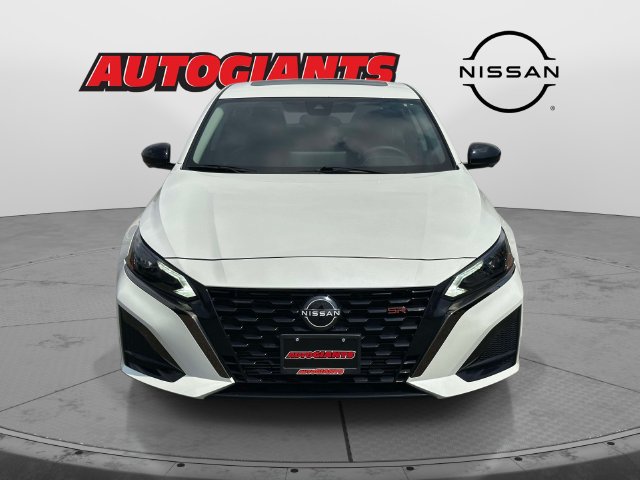 Used 2023 Nissan Altima 2.0 SR FWD image 9