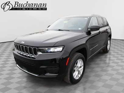 Used 2023 Jeep Grand Cherokee Laredo