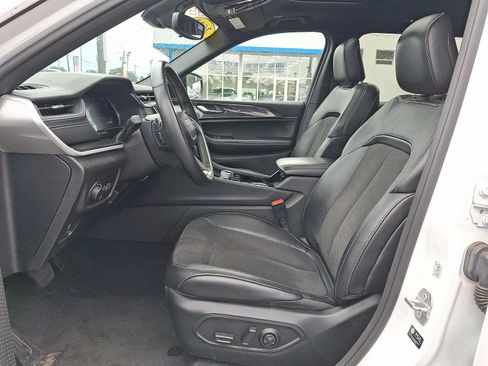 Used 2022 Jeep Grand Cherokee L Laredo AWD/4WD image 13