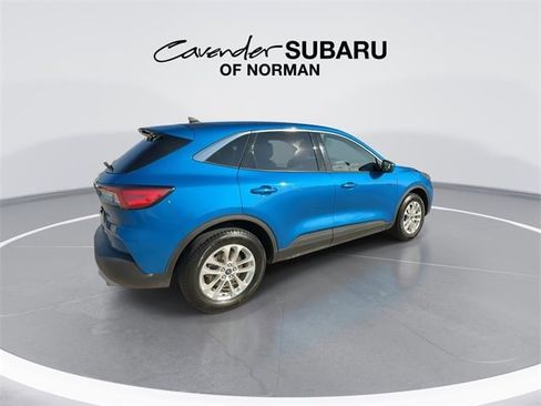 Used 2021 Ford Escape SE image 3