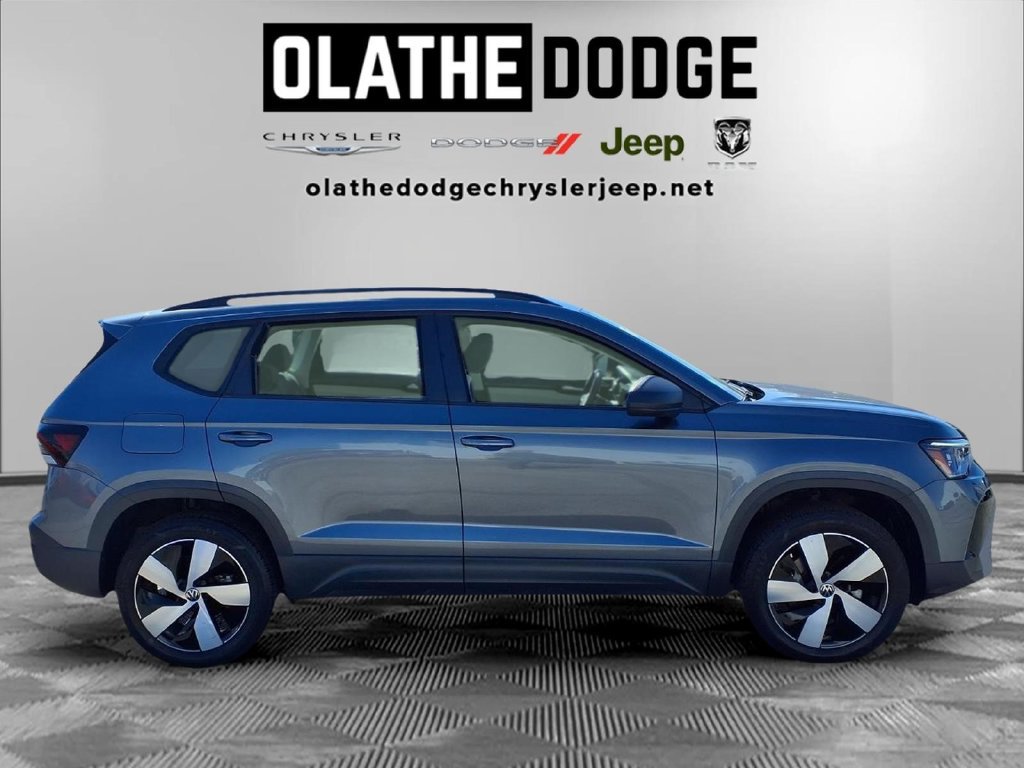 Used 2025 Volkswagen Taos S AWD/4WD image 29