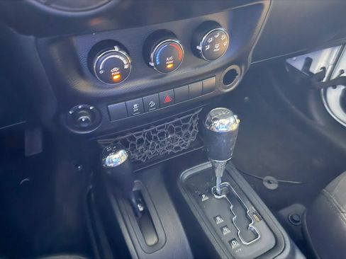 Used 2016 Jeep Wrangler Unlimited Sport w/ Quick Order Package 24S AWD/4WD image 15