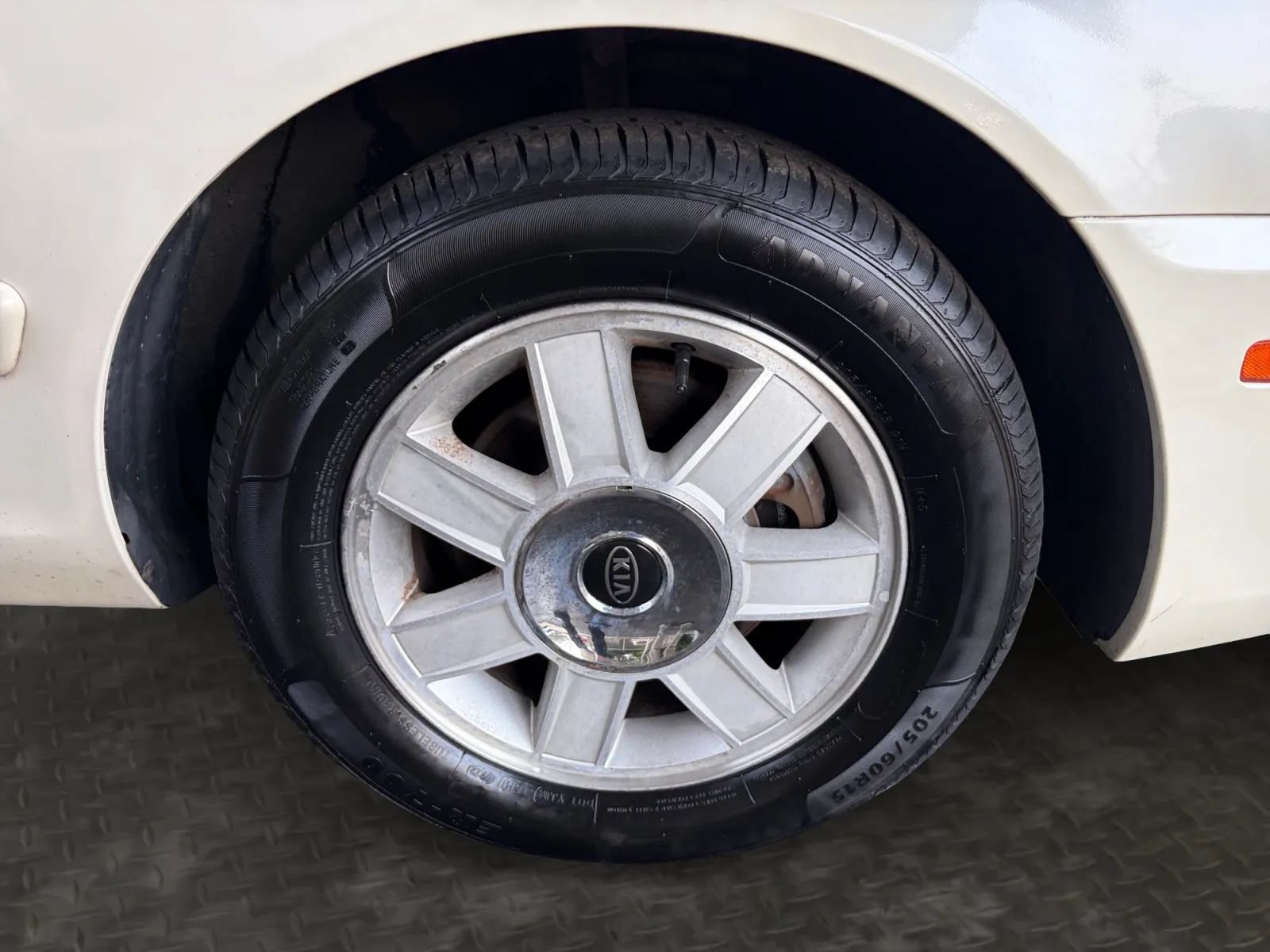 Used 2004 Kia Optima FWD image 33