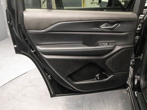 Used 2023 Jeep Grand Cherokee L Laredo AWD/4WD image 33
