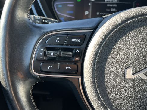 Certified 2022 Kia Niro EX Premium image 29