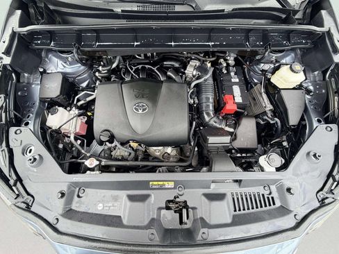 Used 2020 Toyota Highlander XLE FWD image 16