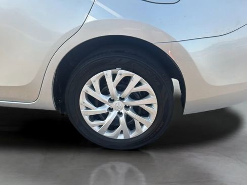 Used 2019 Toyota Corolla LE FWD image 38