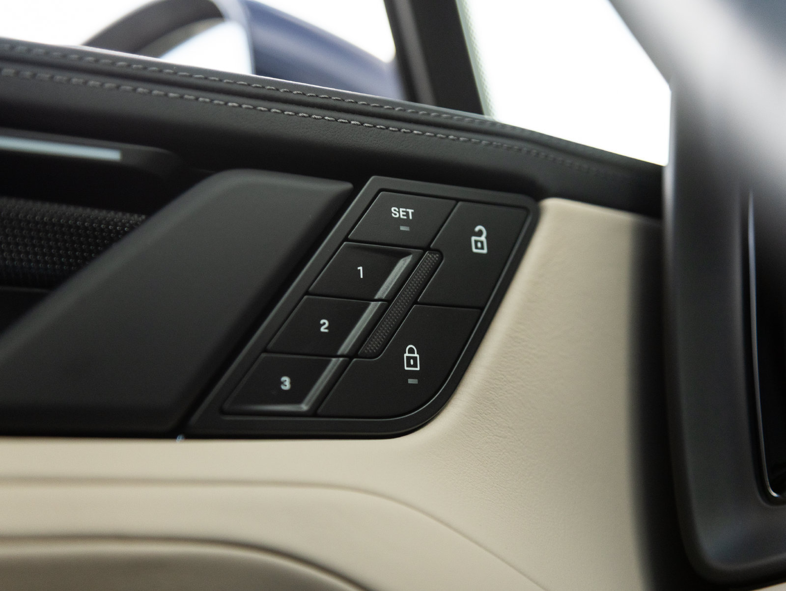 Certified 2026 Porsche Cayenne Electric AWD/4WD image 19