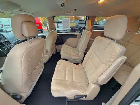 Used 2016 Dodge Grand Caravan SE w/ Quick Order Package 29E SE image 13
