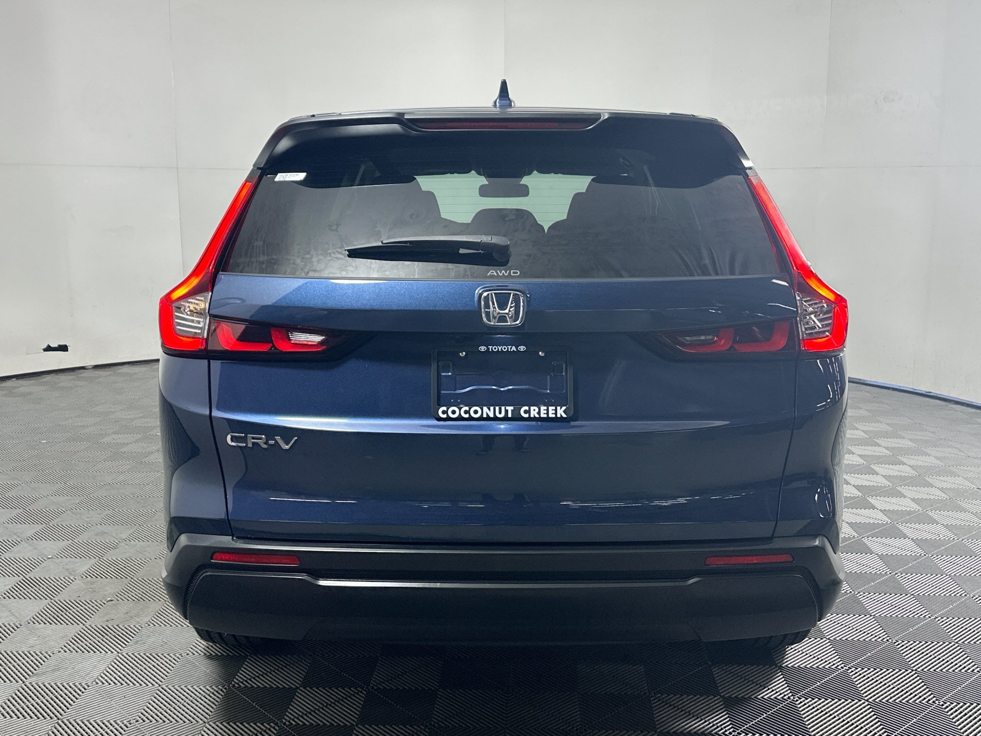 Used 2025 Honda CR-V LX image 4
