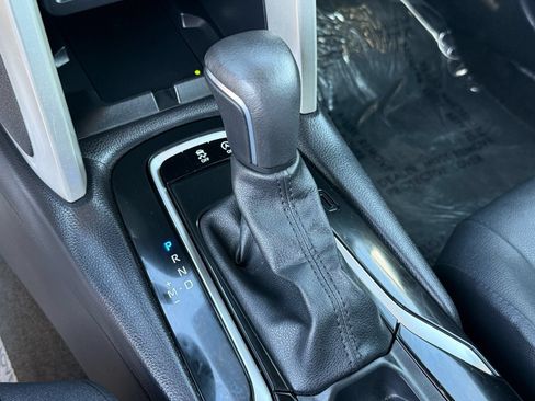 Used 2025 Toyota Corolla Cross XLE FWD image 25