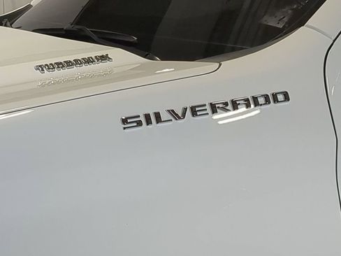 Used 2024 Chevrolet Silverado 1500 LT AWD/4WD image 16