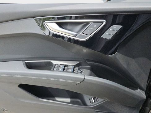 Certified 2023 Audi Q4 e-tron Premium Plus w/ Premium Plus RWD image 18