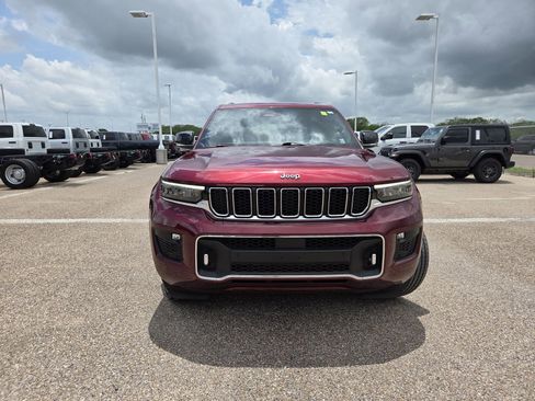 Used 2023 Jeep Grand Cherokee Overland RWD image 2