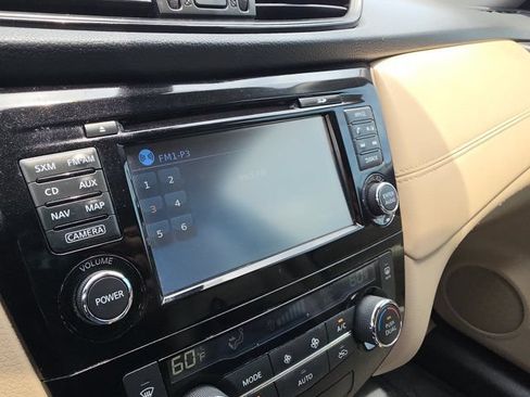 Used 2017 Nissan Rogue SL w/ SL Premium Package FWD image 24