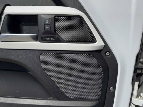 Used 2021 Land Rover Defender 90 image 18