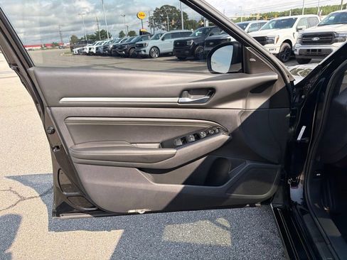 Used 2021 Nissan Altima 2.5 SL FWD image 13