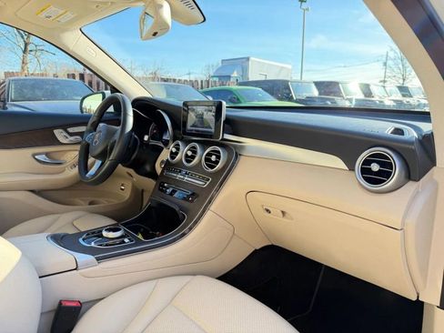 Used 2018 Mercedes-Benz GLC 300 4MATIC image 30