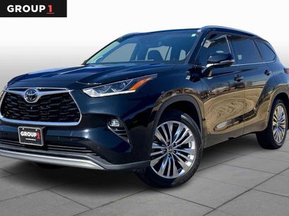Used 2024 Toyota Highlander Platinum