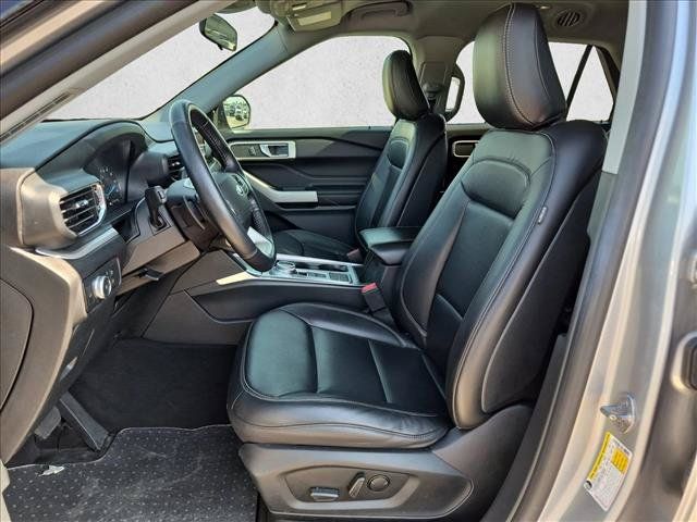 Used 2020 Ford Explorer XLT w/ Equipment Group 202A RWD image 16
