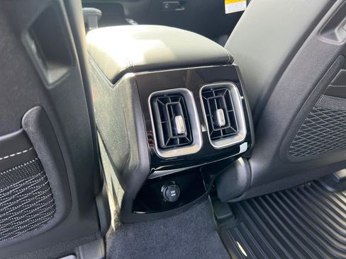 New 2025 Kia Sorento SX FWD image 17