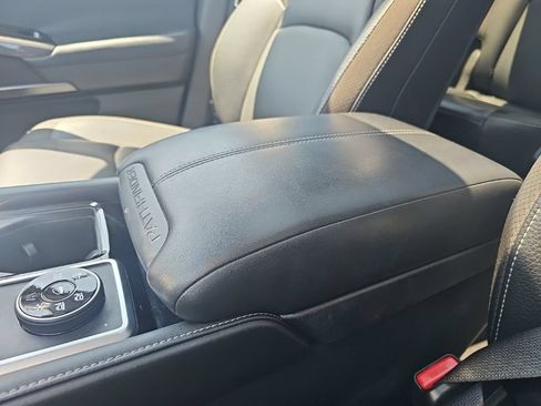 Used 2023 Nissan Pathfinder SL w/ SL Premium Package AWD/4WD image 24