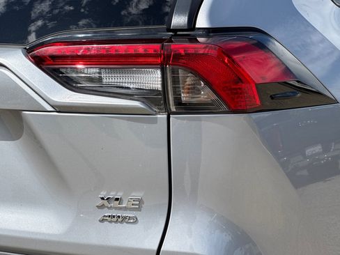 Used 2025 Toyota RAV4 XLE AWD/4WD image 28