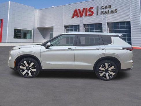 Used 2025 Mitsubishi Outlander SE AWD/4WD image 11