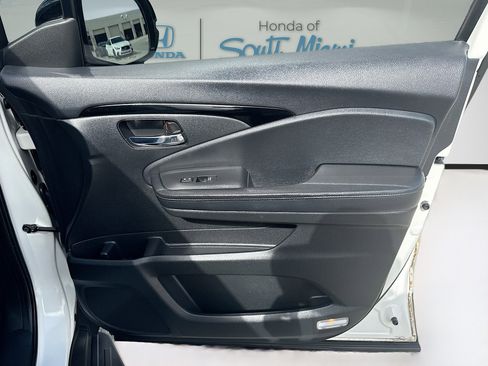 Certified 2018 Honda Pilot Touring image 36