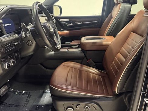 Used 2023 GMC Yukon Denali Ultimate AWD/4WD image 10