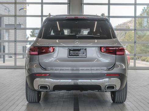 Used 2025 Mercedes-Benz GLB 250 4MATIC image 14