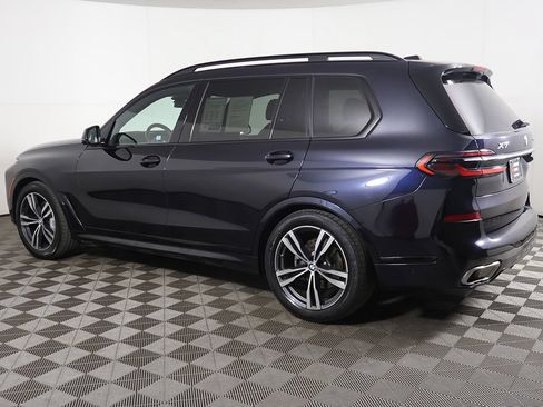 Used 2024 BMW X7 xDrive40i w/ M Sport Package AWD/4WD image 16