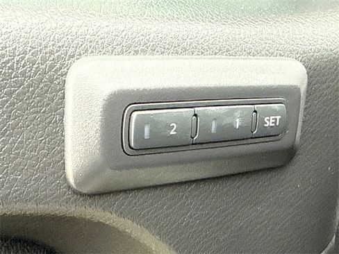 Used 2023 Nissan Titan PRO-4X w/ Pro-4x Convenience Package image 20