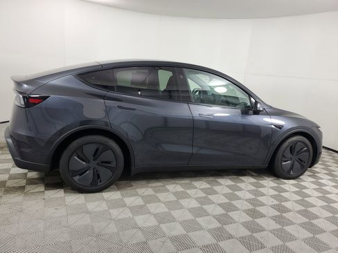 Used 2026 Tesla Model Y Long Range image 12